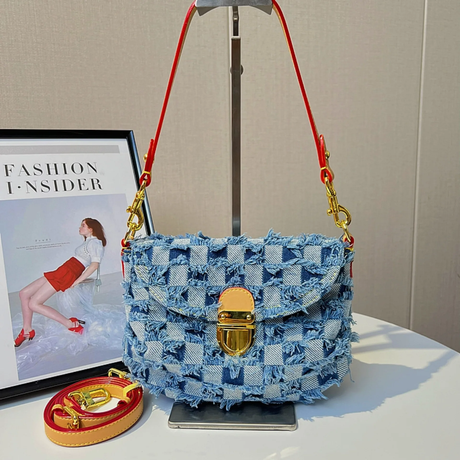 

Новинка лета 2022 простая сумка в шахматную клетку из джинсовой ткани под подмышек модная подходящая ко всему Высококачественная Сумочка жен...