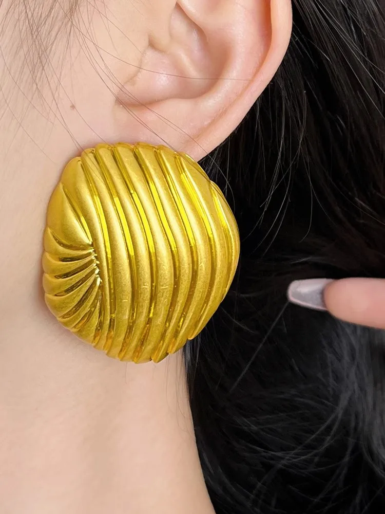 

Exaggerated Metal Large Shell Shape Thick Earrings for Women Girls Show Unique Chunky Vintage Jewelry Daily Accessories