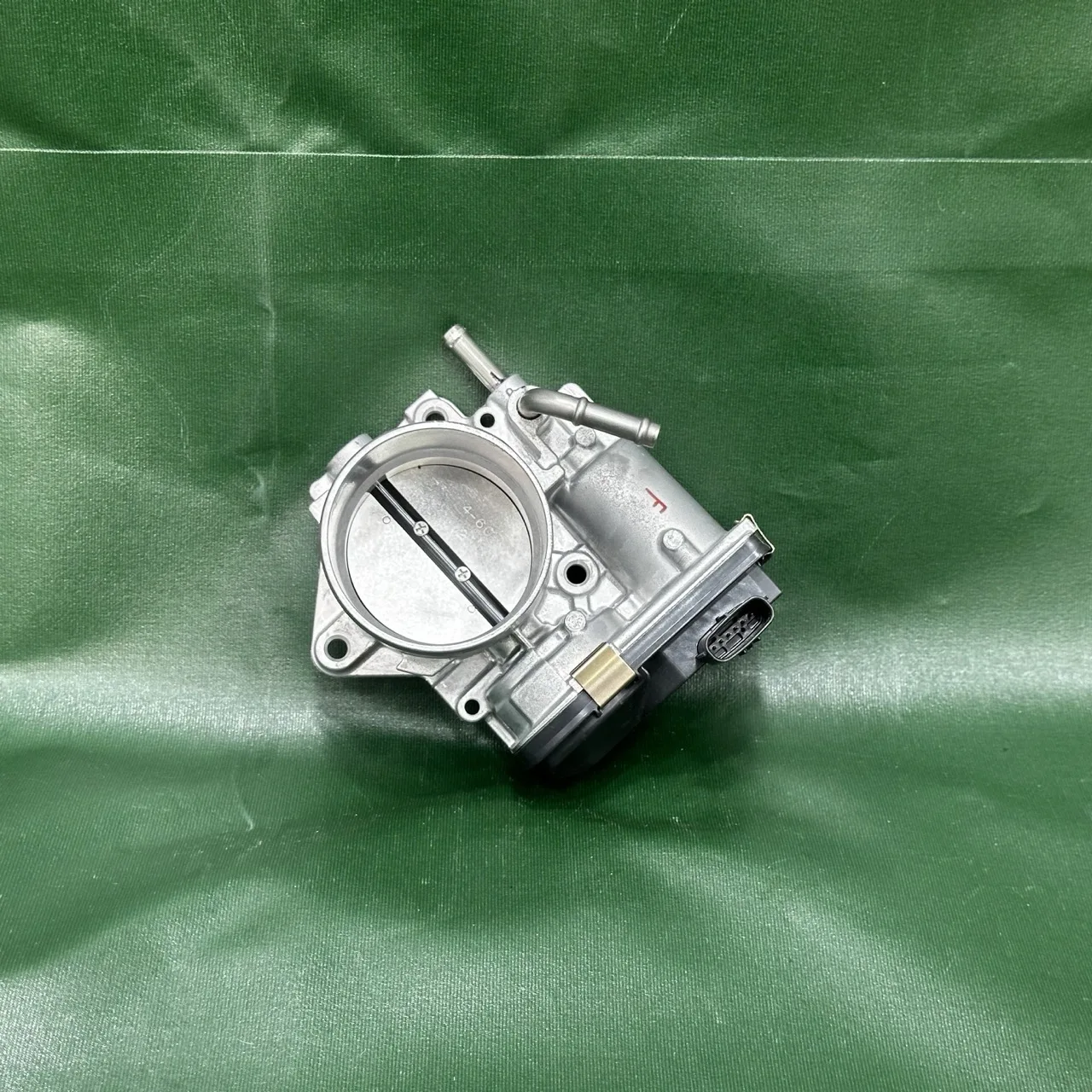Фото 22030-24010 Дроссельная заслонка в сборе для Toyota Corolla SE 22030-F2010 22030-F2040 №3