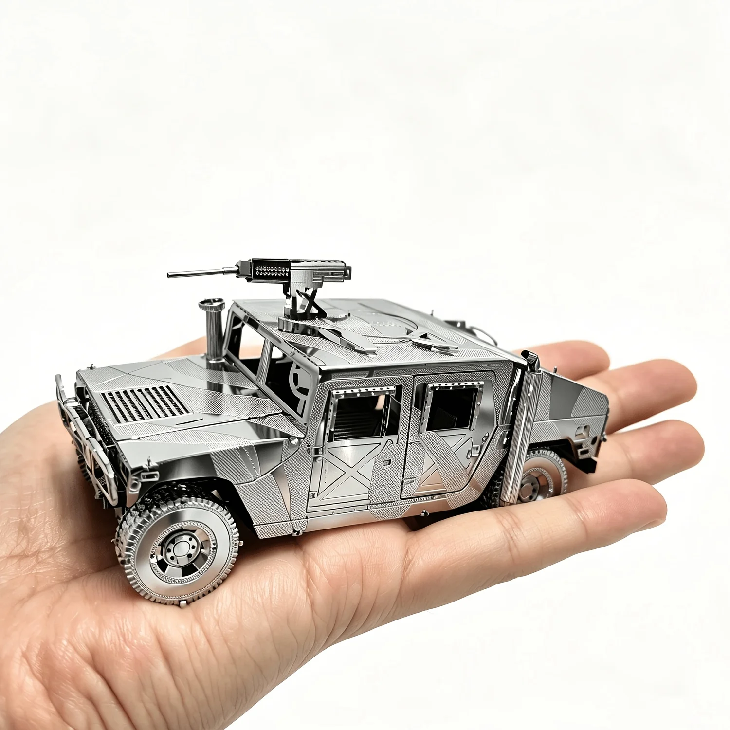 Фото 3D-металлический пазл: модель военного автомобиля 4WD, сделай сам, 3D-лазерная резка, сборная модель-пазл, игрушка, украшение для рабочего стола, подарок для аудита. №1