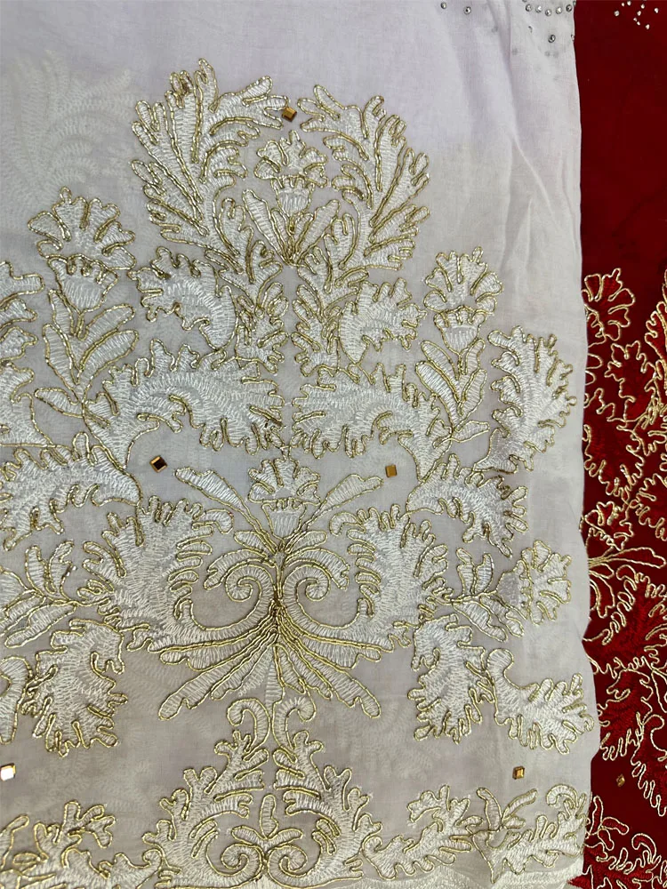 Рисунок 6 - Роскошный вышитый шарф