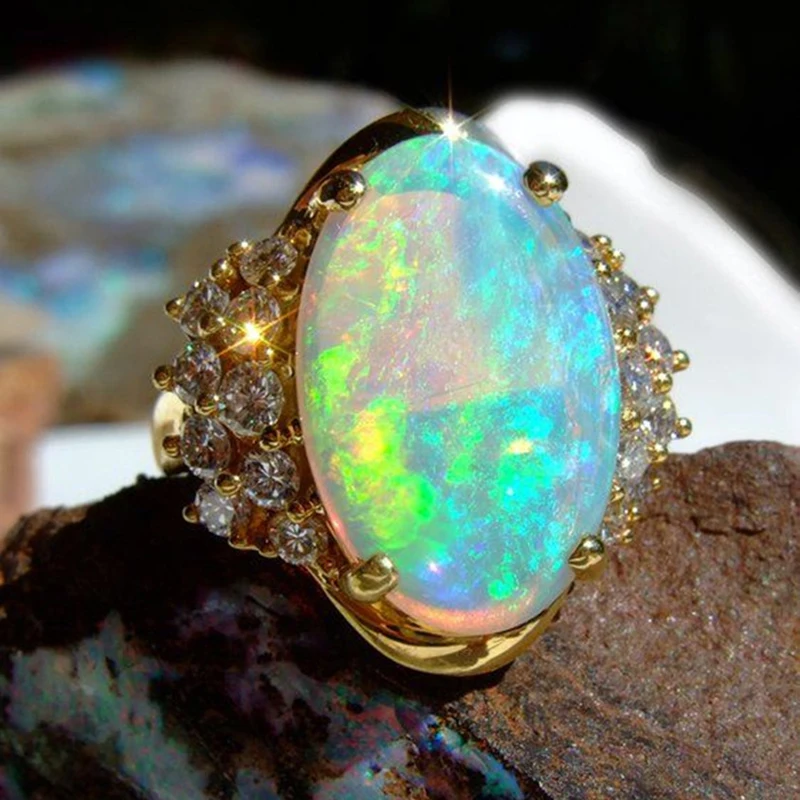 Vintage Female White Oval Opal Ring Charm Gold Color Engagement Ring Luxury Crystal Stone Big Wedding Rings for Women Jewelry
