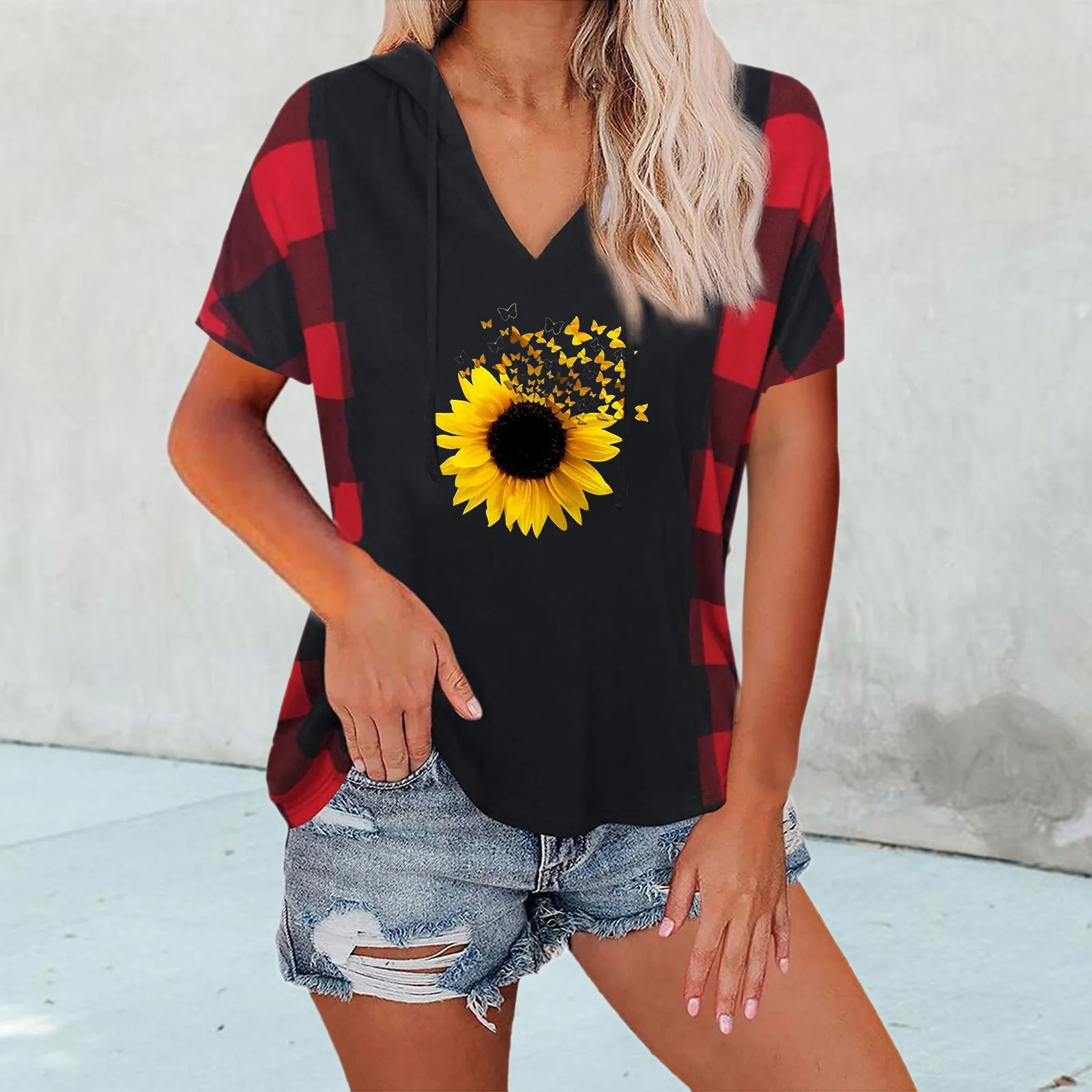 

Женская футболка с коротким рукавом, V-образным вырезом и карманами