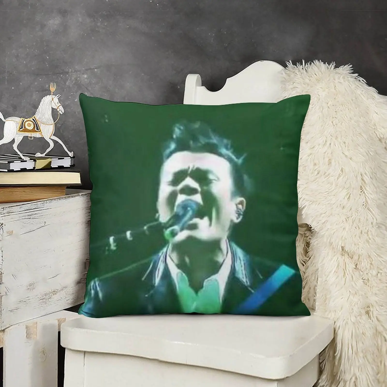 JYP KPOP Merch 'Wae geuleonji molla' Autotune декоративная подушка