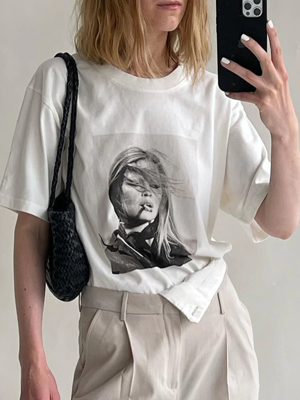 

Smoke Girl Nostalgic T-Shirts Woman 2023 Summer Cotton Casual Soft Tees Femme Vintage Classic 90's Graphic Tshirt Tops Chic