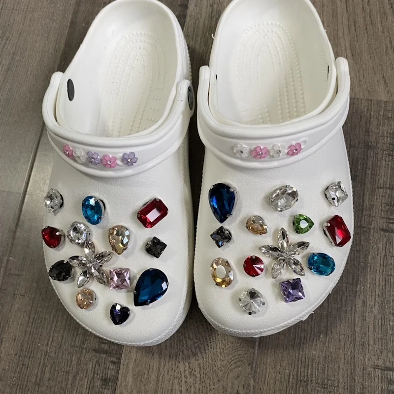 Trendy Rhinestone Croc Charms Designer Diy Quality Women Shoes Charms For Jibs Anime Chain Clogs Buckle Kids Boys Girls Gifts