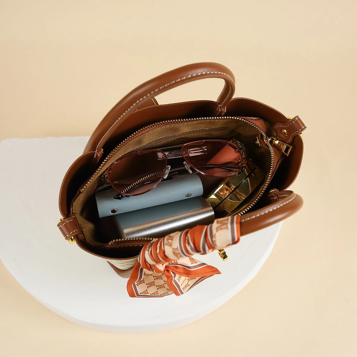 Сумка-ранец с геометрическим рисунком и надписью съемный плечевой ремень