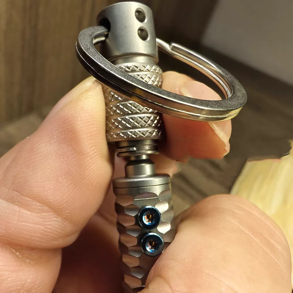 TC4 Тактическая ручка из титанового сплава, светодиодный фонарик, EDC, пишущий инструмент, брелок для самообороны, снаряжение для выживания, подарок для мужчин (art.: 3920d2be628a5) - 3920d2be628a5