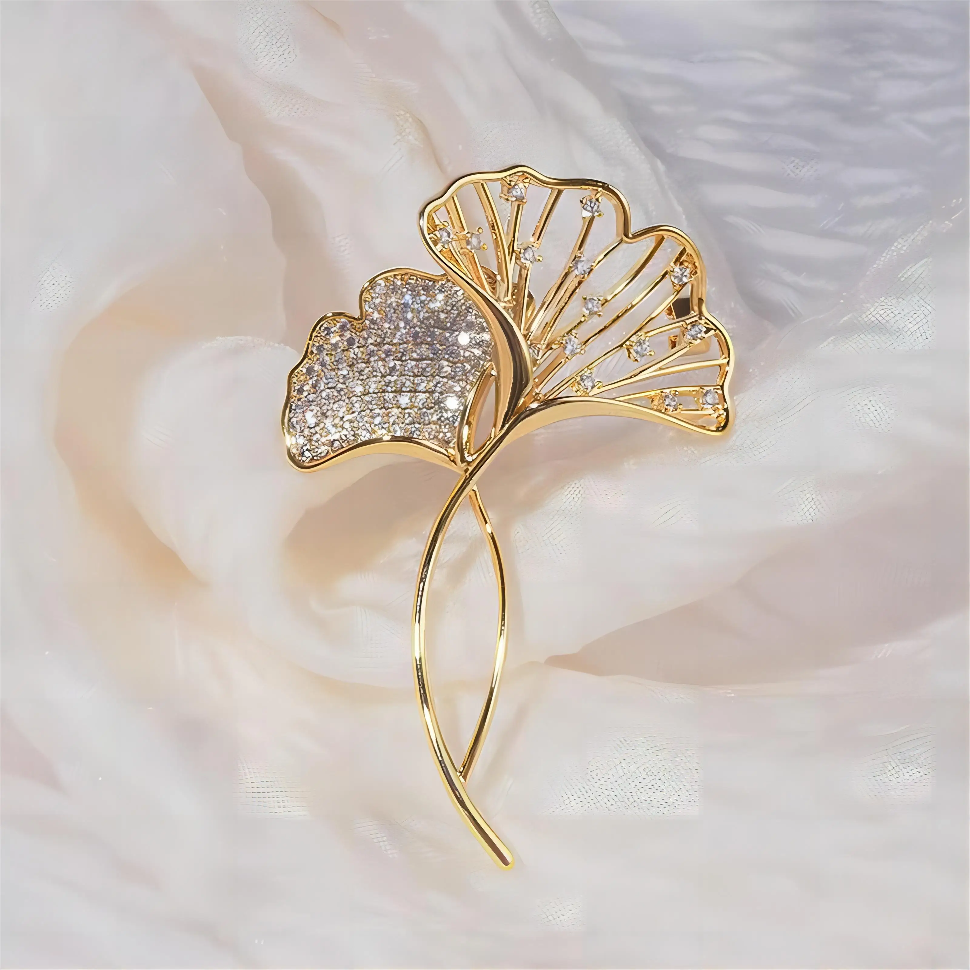 Эмалированные булавки в виде листьев гинкго для женщин унисекс стразы