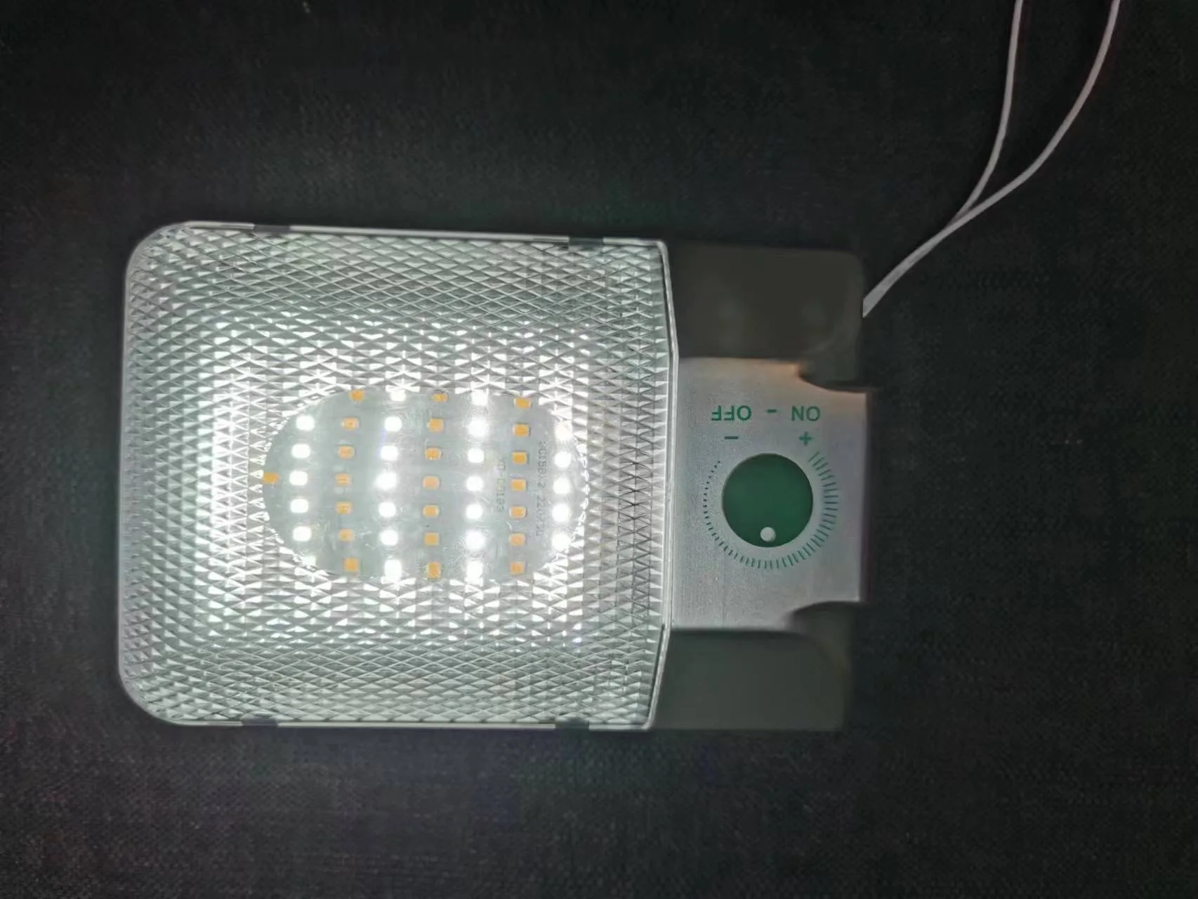 Морской автофургон пластик 180*120*38 мм 12 В белый трехцветный регулируемый