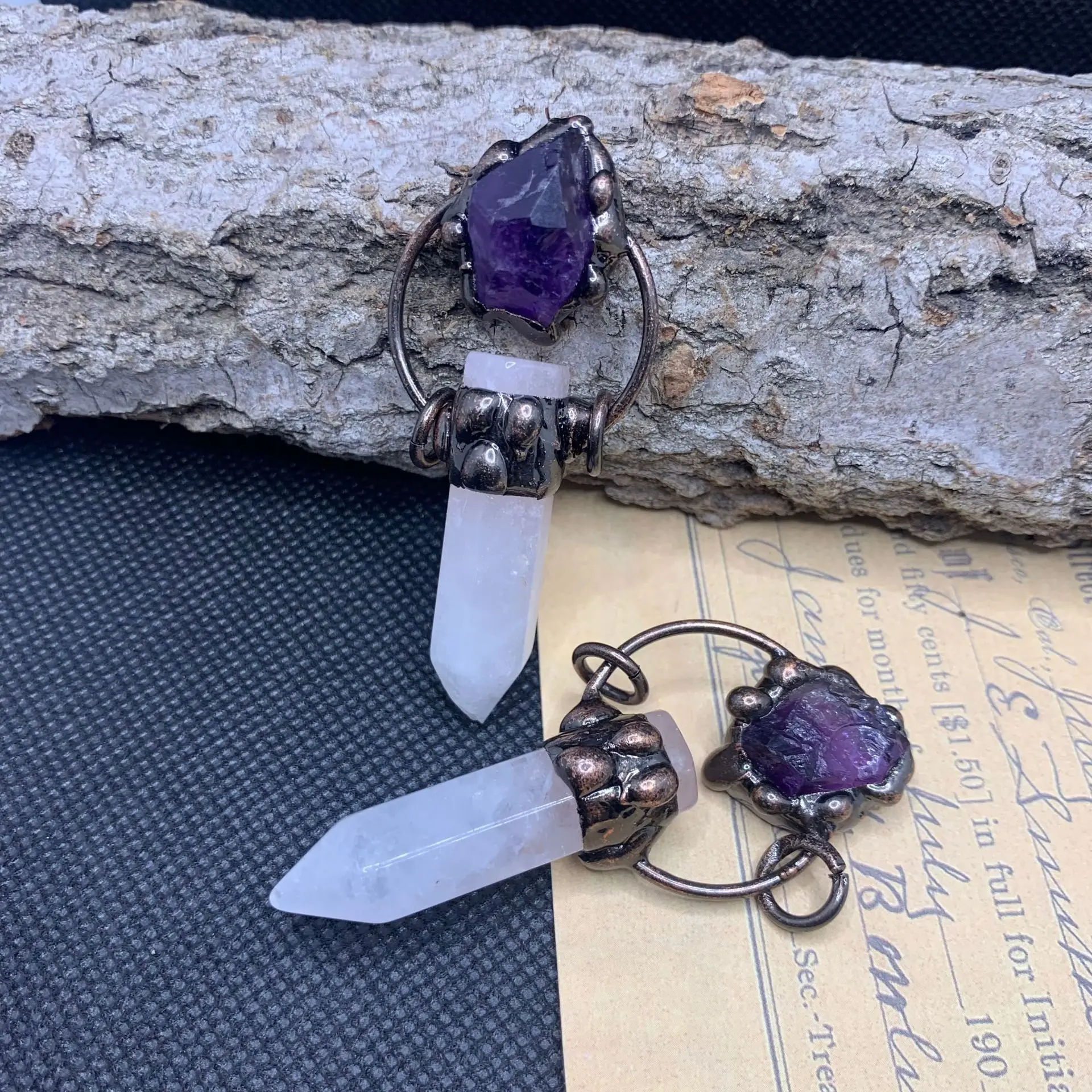 

Natural White Crystal Hexagonal Prism Pendant Freeform Amethysts Raw Stone Bronze Charms Antique Copper Vintage Necklace DIY
