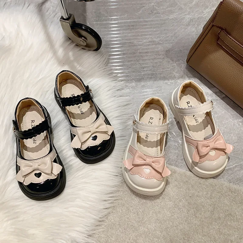 Кожаная обувь для девочек с бабочкой принцессы выступлений маленьких Новинка