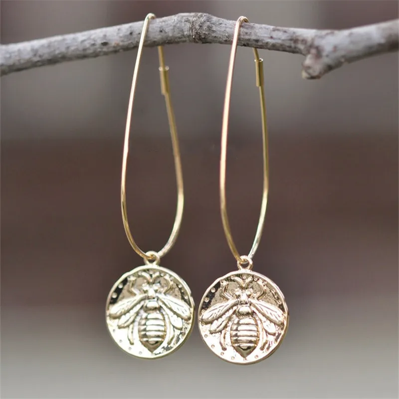 

Vintage Style Gold Bee Round Pendant Earrings Charm Women's Metal Pendant Anniversary Party Trend Personality Gift Jewelry