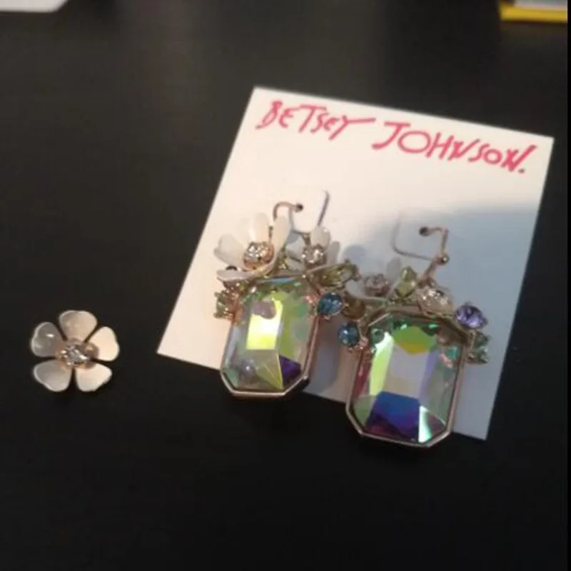 

2022 New Fashion Women Simple Colorful Stone Flower Drop Earrings Women Sexy Party Colorful Stone Zircon Earrings Accessories