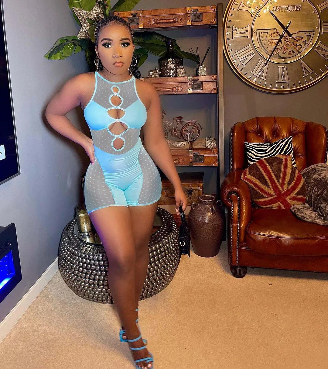 Женский сетчатый комбинезон без рукавов облегающий короткий с вырезами Клубная