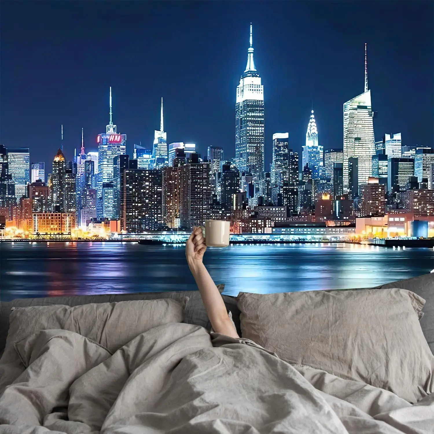 Фото Гобелен New York Skyline — вид на город окно с рекой и ночными огнями для декора гостиной, спальни или общежития №1