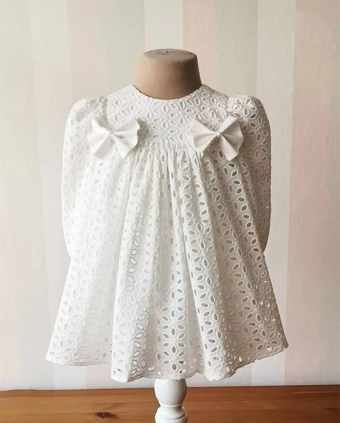 

0-10Y Baby Girl Summer White Cotton Cotton Hollow Flower Princess Dress for Casual Holiday Baptism Birthday Wedding