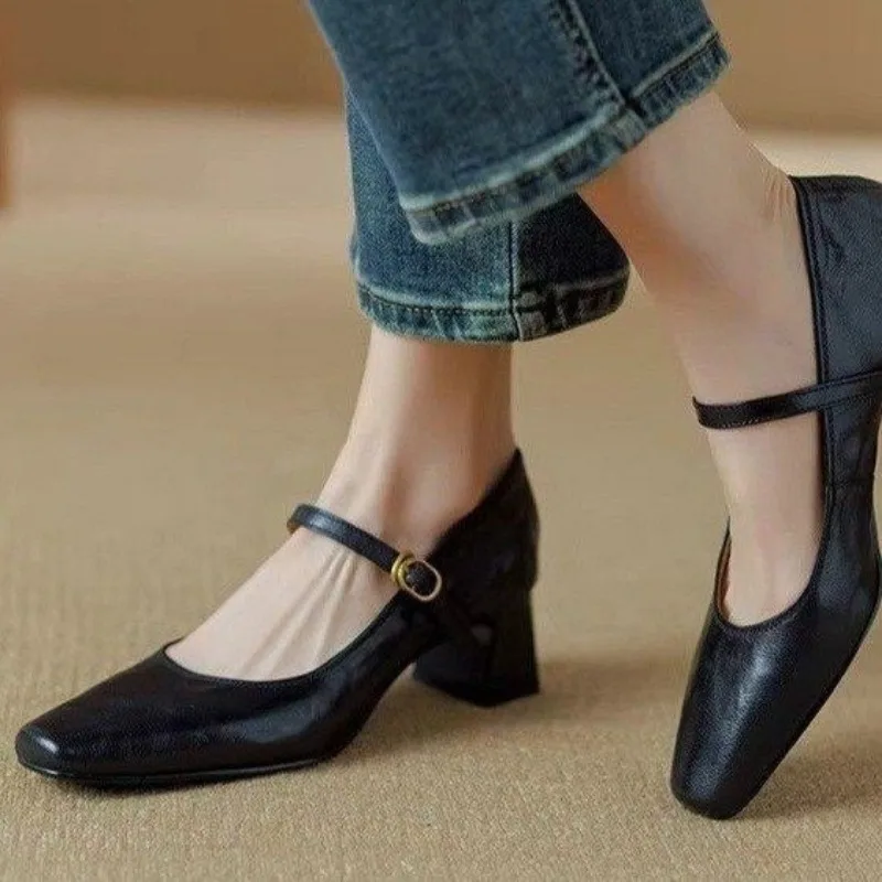 Однотонные однотонные туфли Мэри Джейн на высоком квадратном каблуке с пряжкой и