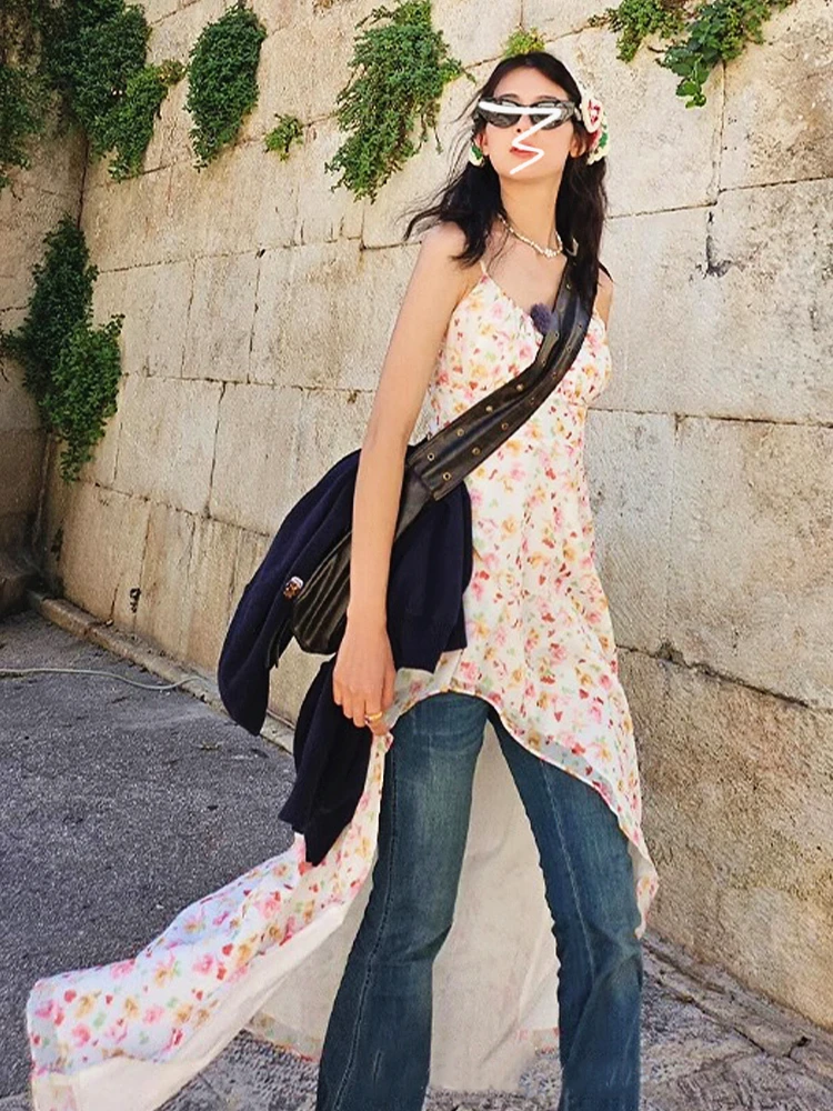 Мини-платье женское с высокой вилкой оборками и цветочным принтом без рукавов