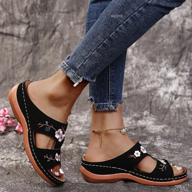 2022 Women  Embroider Flower Colorful Ethnic Casual Sandals Comfortable Soft Slippers Flat Platform Open Toe Outdoor Beach Shoes