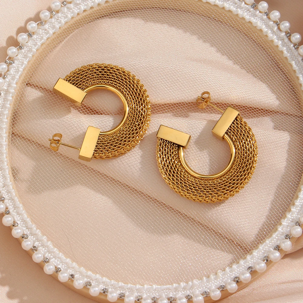 

2023 Trendy Waterproof 18k Gold Plated Braided Pattern Stainless Steel CC Hoop Earrings Jewelry For Women