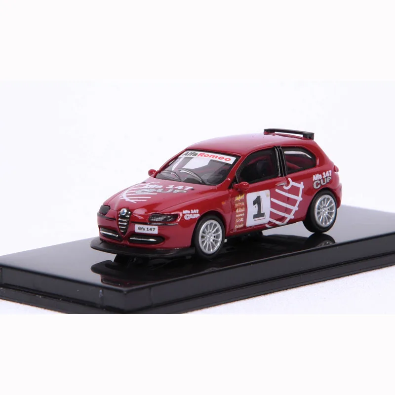 Резиновая модель автомобиля Alfa Romeo 147 в масштабе 1:87, красная Классическая коллекция для взрослых, статическое демонстрационное украшение