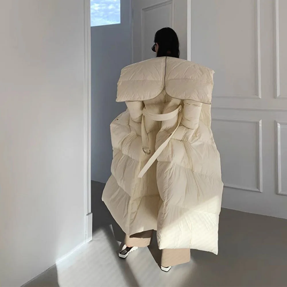 Элегантное женское зимнее длинное белое пальто на гусином пуху модные