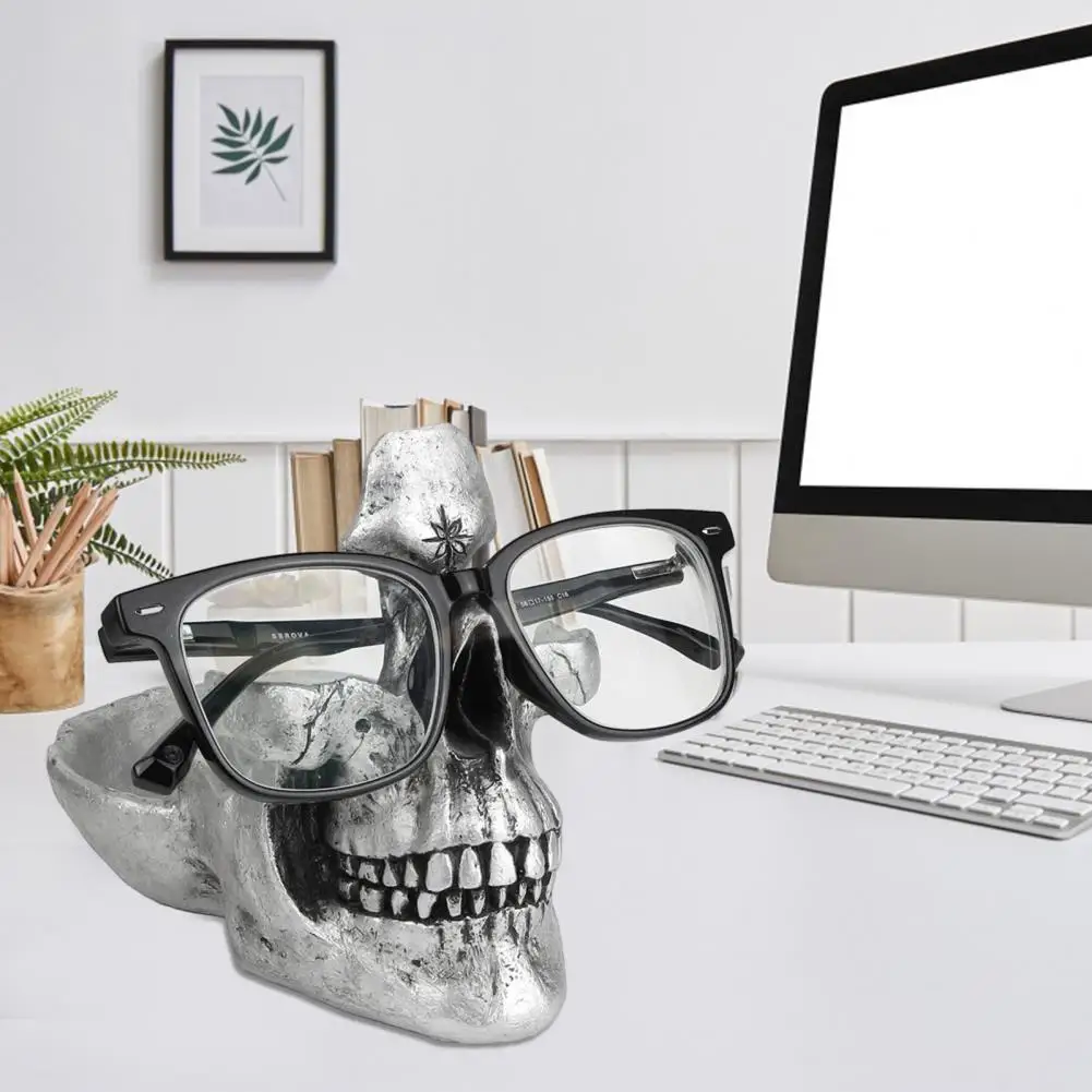 

Skull Home Decor Resin Skull Sculpture Multi-functional Eyeglasses Key Holder with Charm for Halloween Decor Everyday Use Resin