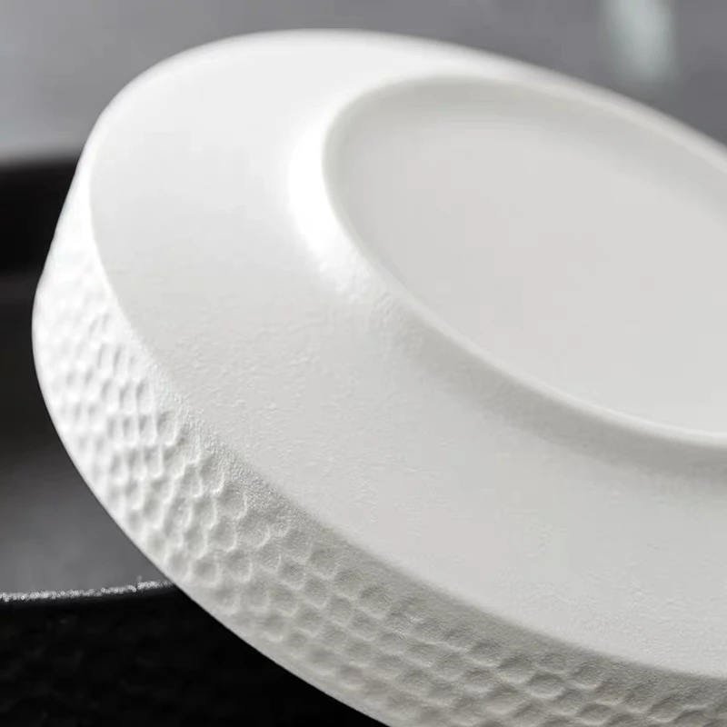 Керамическая глубокая тарелка с белым и черным молотком фруктовая чаша