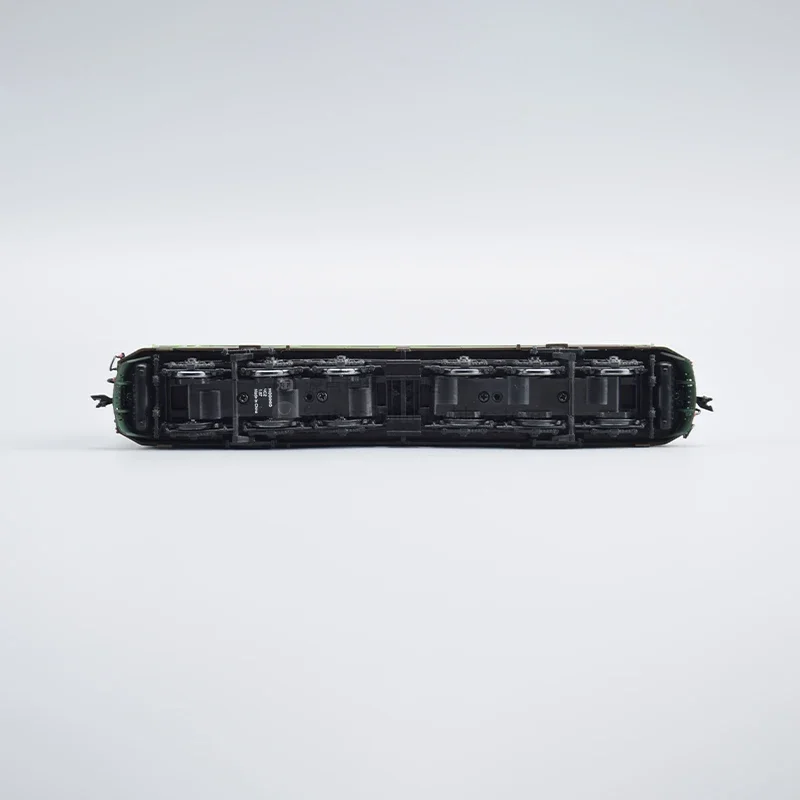 Электрический пассажирский локомотив CHS2 постоянного тока