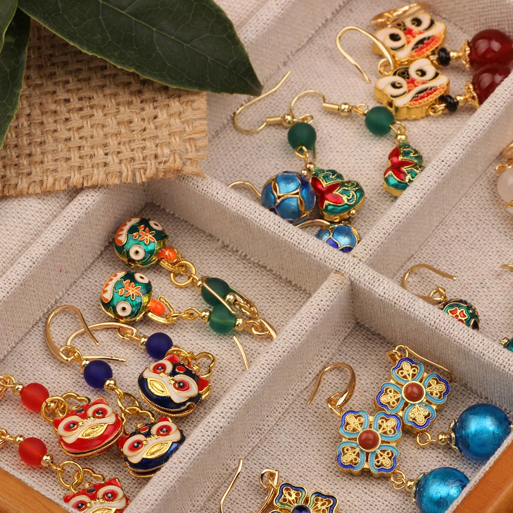 Серьги в этническом стиле с изображением льва