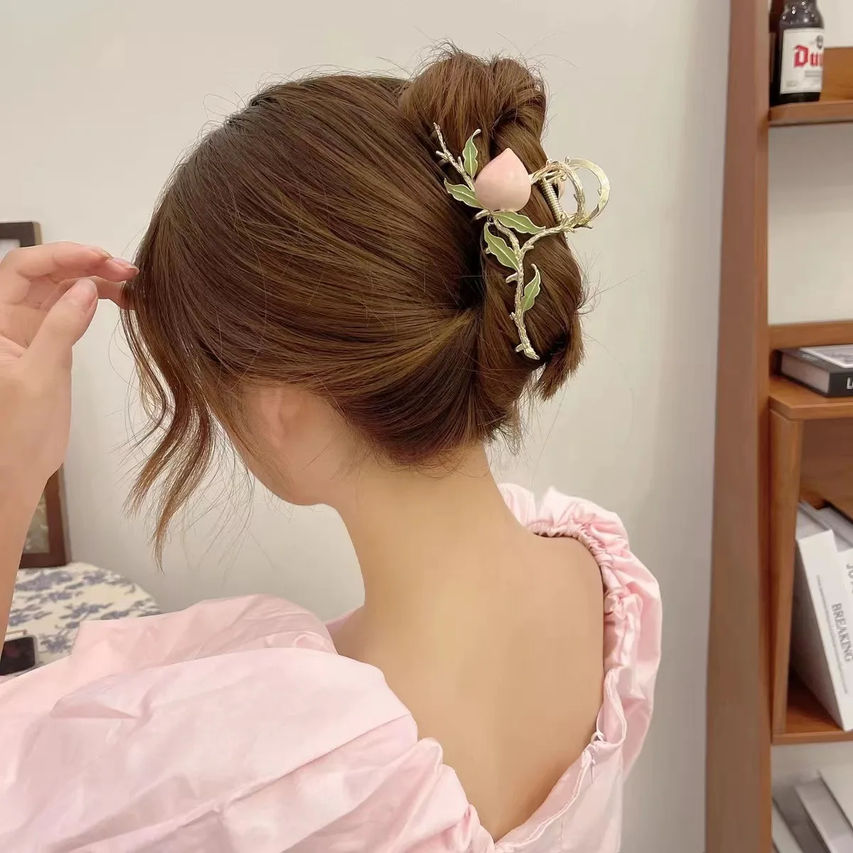 

2023 New Water Honey Peach Large Grip Clip Premium Pink Hairpin Pan Head Back Spoon Shark Clip for Women Hair Accessories