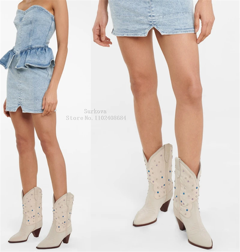 

Женские ковбойские ботинки до середины икры, ботильоны в стиле ретро с вышивкой, заклепками и острым носком, на массивном каблуке-шпильке, с кристаллами и бусинами