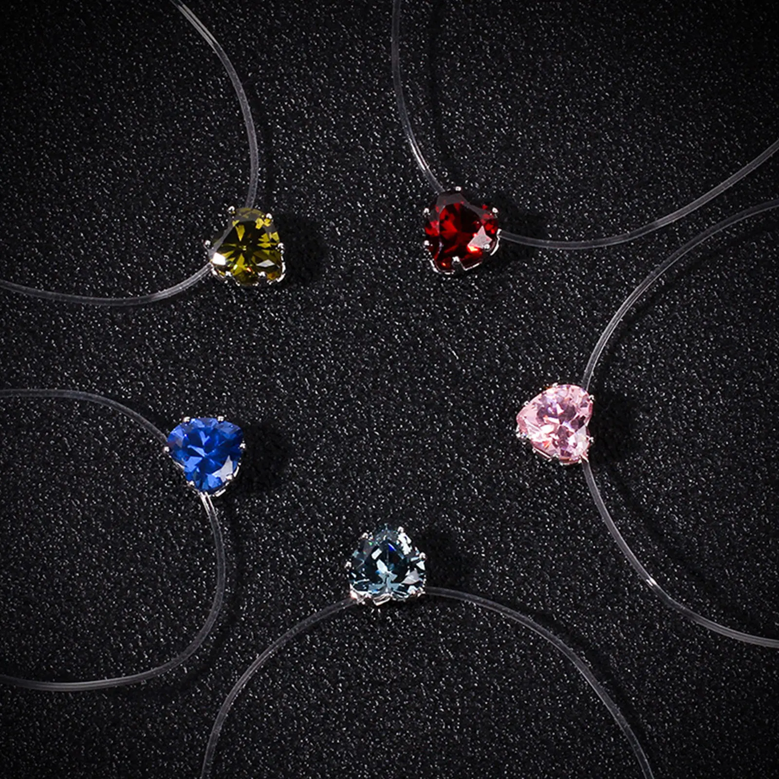 Женское ожерелье DoreenBeads из прозрачной лески с сердечками