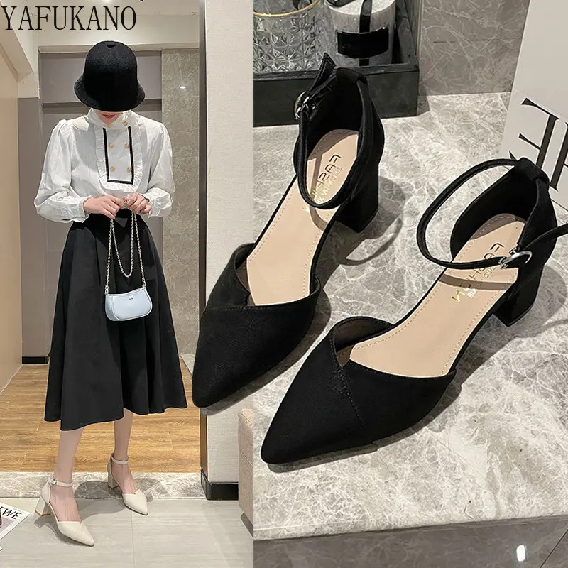 

Туфли-лодочки с ремешком на щиколотке, на массивном каблуке