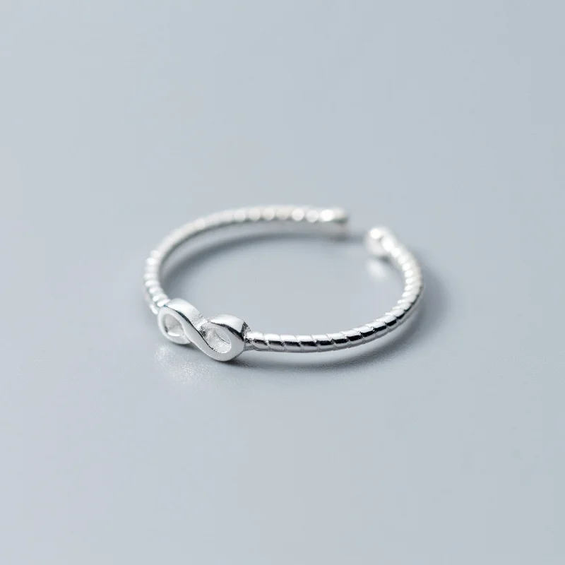 Кольцо женское из серебра 925 пробы с регулируемым размером на палец