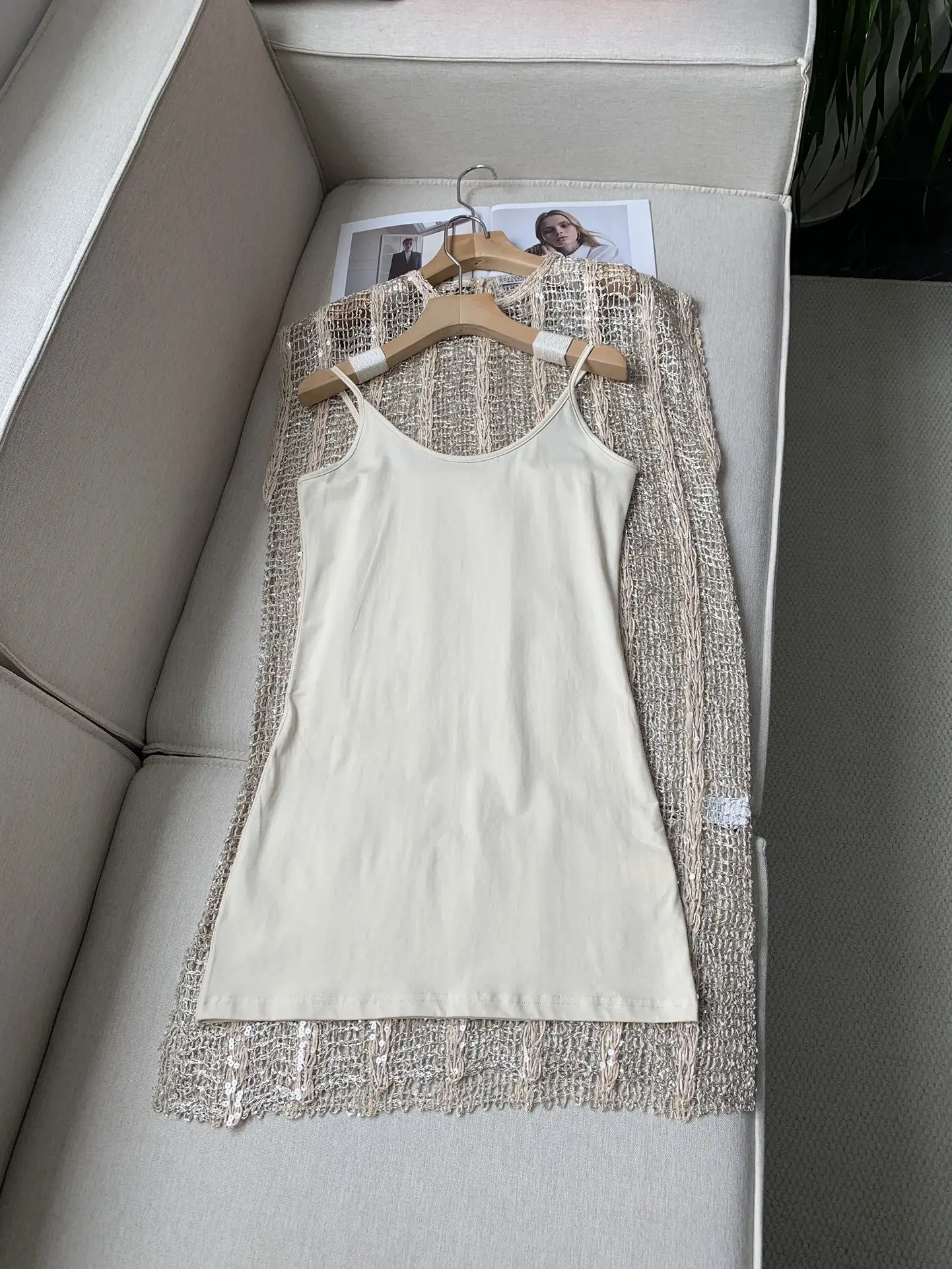 Женское платье из двух частей ажурное с блестками весна-осень 2024