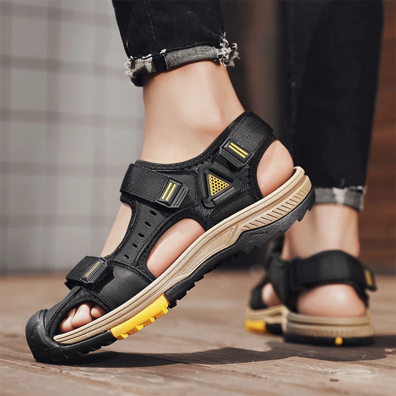 Summer Male Sandals Closed Toe Outside Shoes Men Thick Soft Sole Beach Sandals Elastic Lightweight Casual Brown and Black