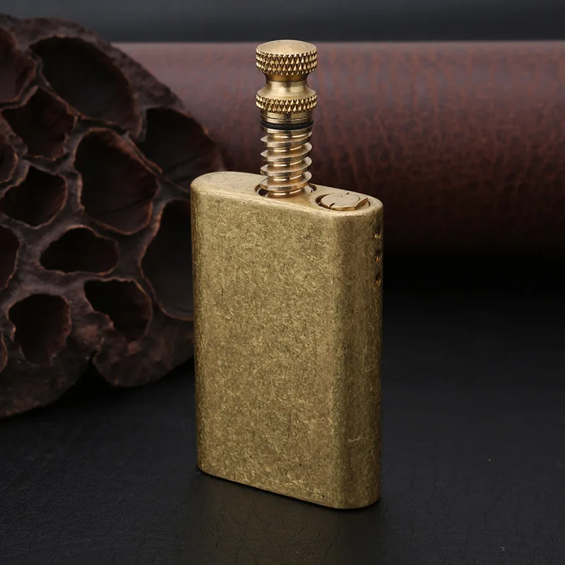 

New Vintage Personalized Brass Kerosene Lighter Outdoor Windproof 10000 Times Matching Plug Screw Personalized Creative Lighter