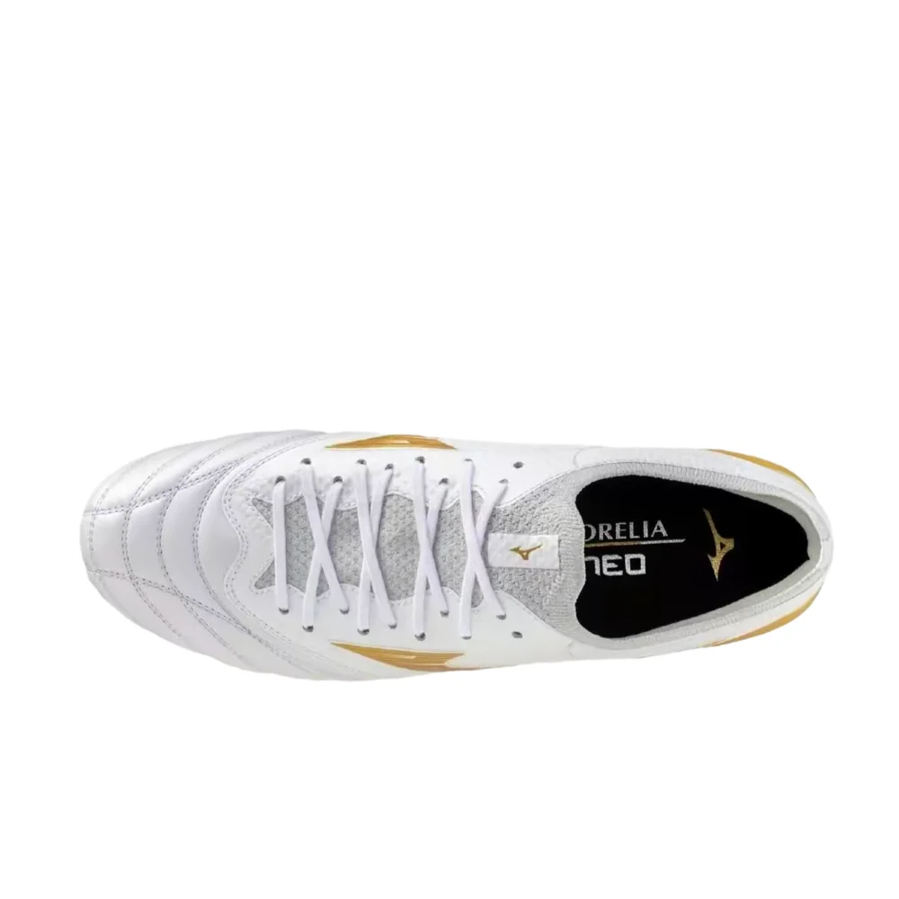 Фото Футбольные бутсы Mizuno Morelia Neo IV B Elite унисекс, бело-золотые – комфортный дизайн, нескользящее сцепление и прочная конструкция P1GA264350 №4