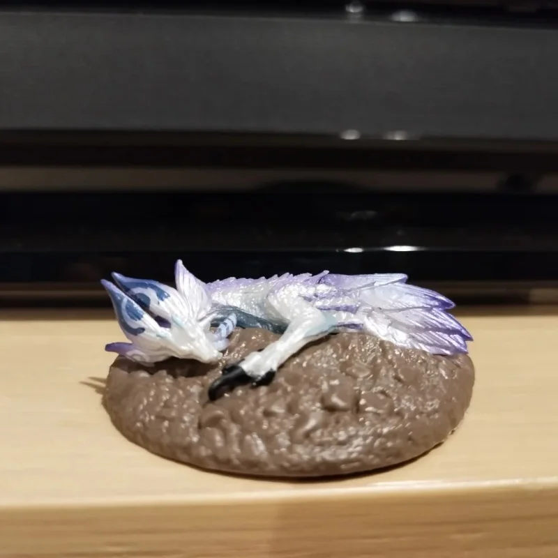 Фото Коллекционная мини-фигурка Bandai Monster Hunter Gashapon: Редкие подвиды — Черный Диабло, Стигийский Зиногре, Пламенная Лиса. №1