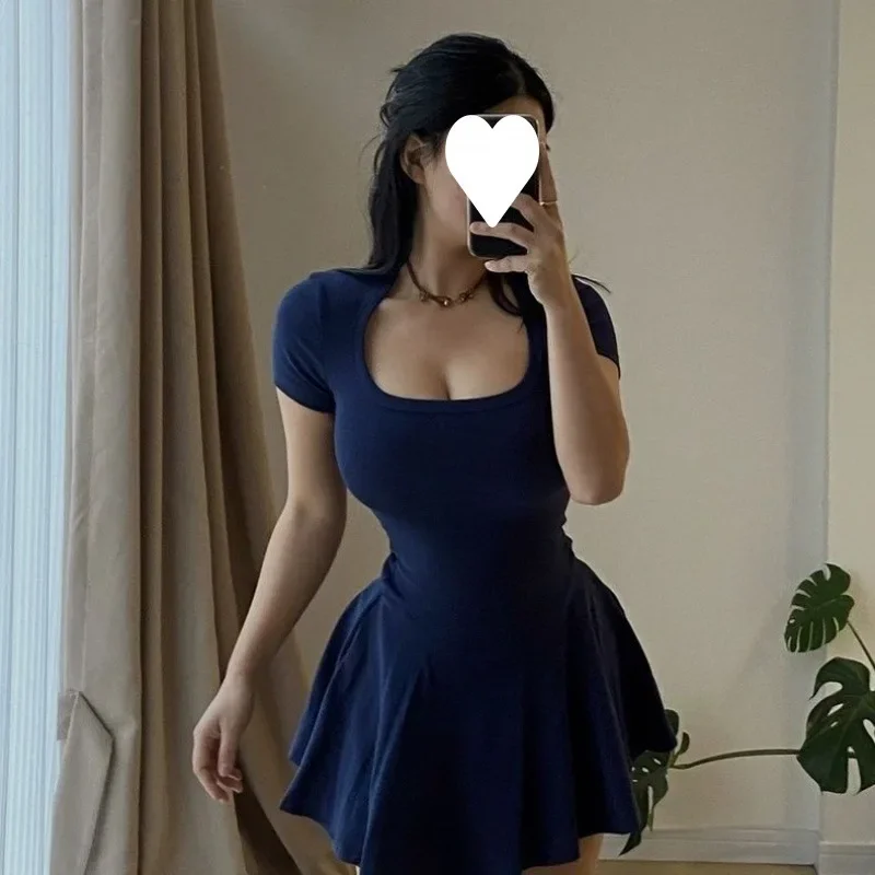 Женское мини-платье Petitemini с квадратным воротником