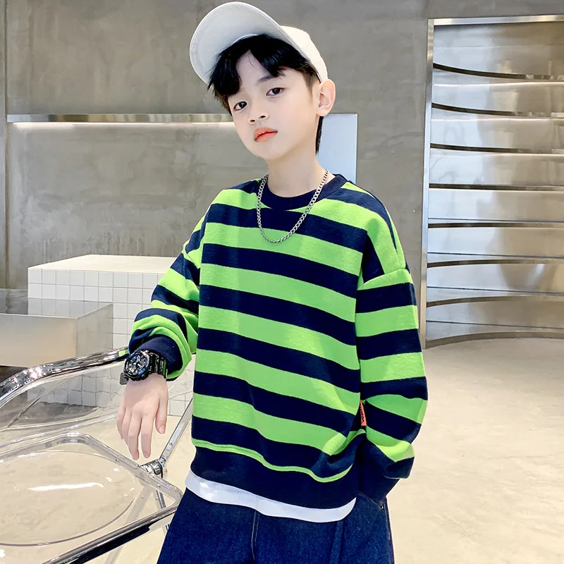 

Свитшот детский полосатый с круглым вырезом и длинными рукавами