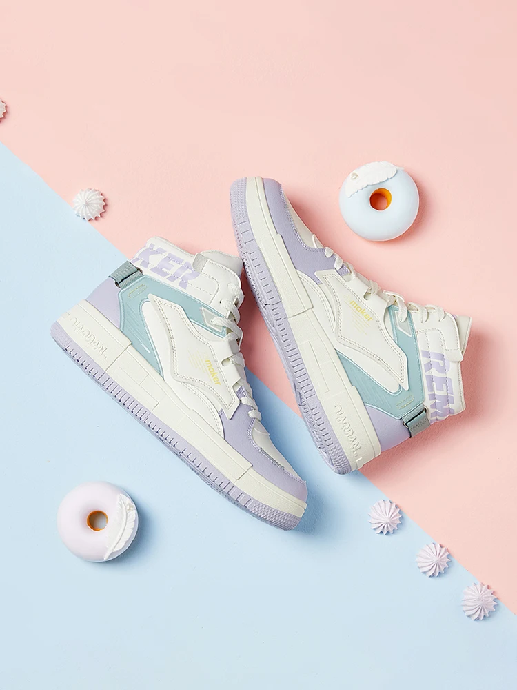 QIAODAN Skateboarding Shoes for Men 2022 Autumn New Fashion High Top Warm Lightweight Panelled Splicing Sneakers XM36210556