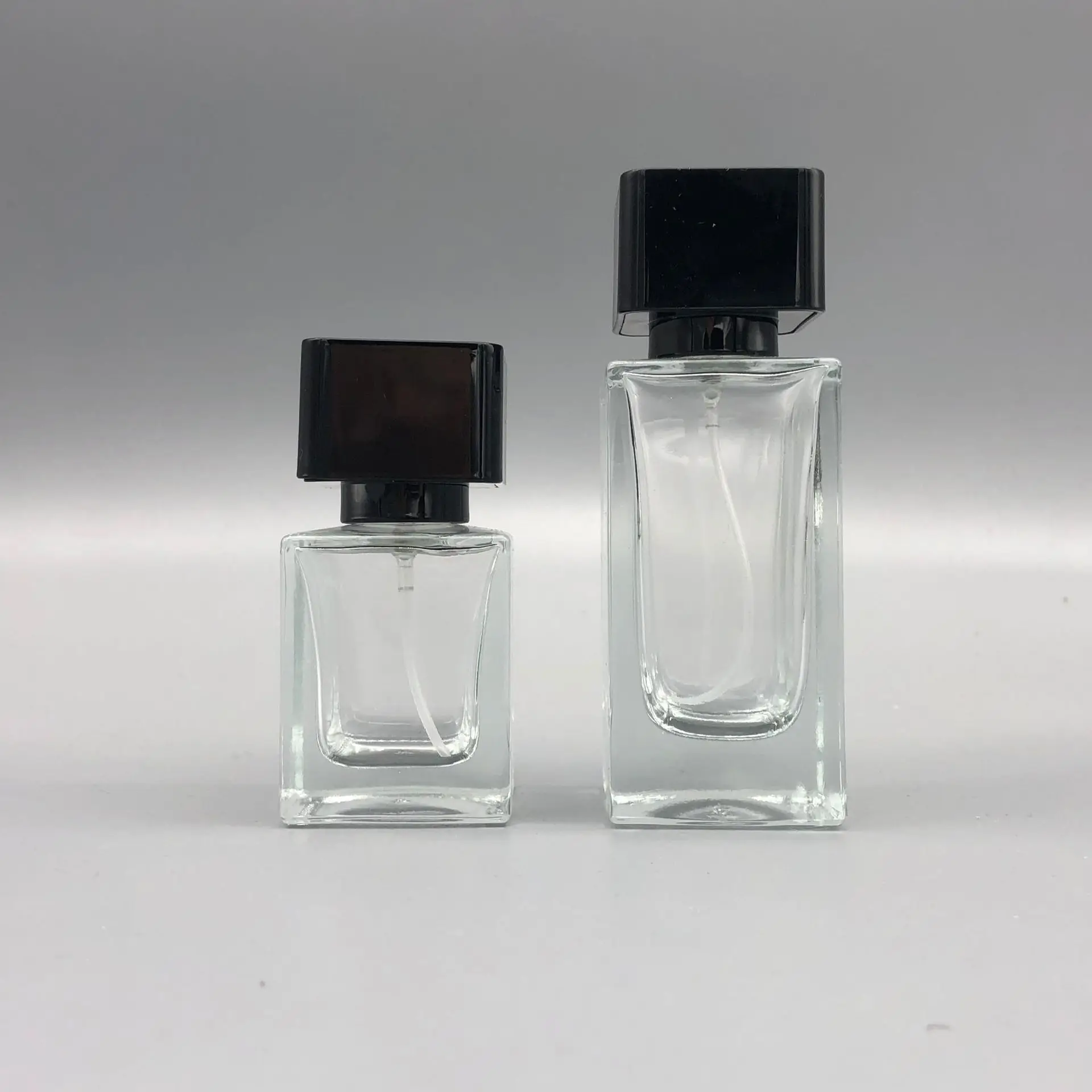 

5PCS 30ML 50ML Protable Deluxe Perfume Bottle Portable Black Square Cover Delicate Cosmetics Spray Glass Refillable Bottles