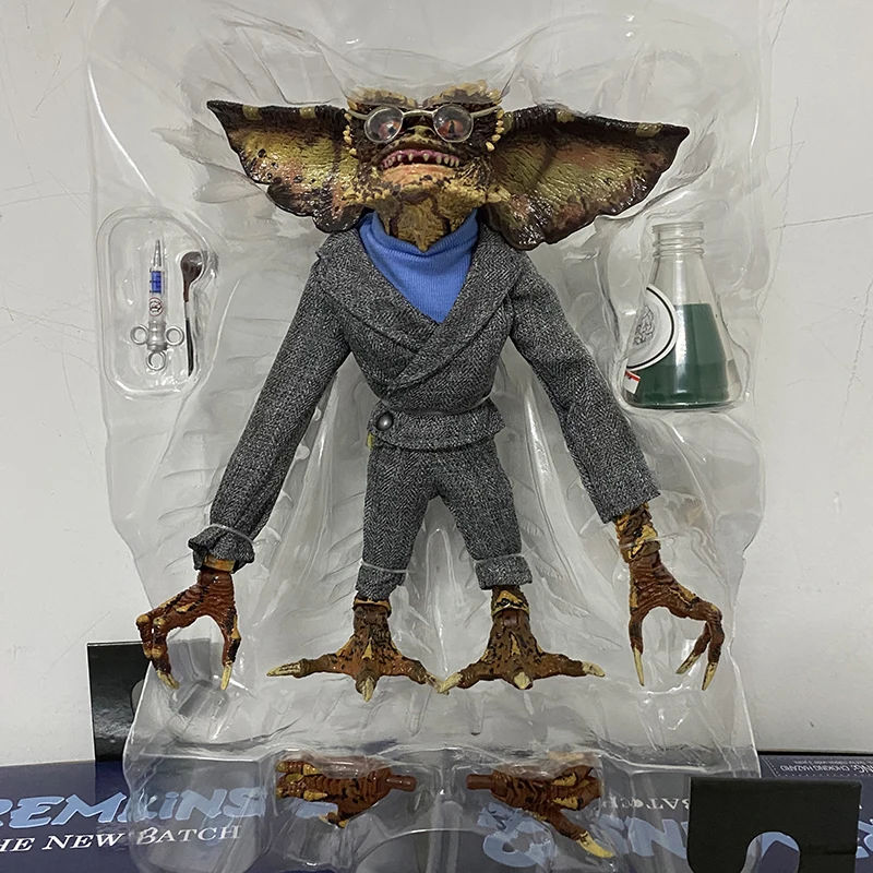 Фигурка Женская NECA Elf Gremlins 2 подарок на Рождество с маленькими монстрами Greta -