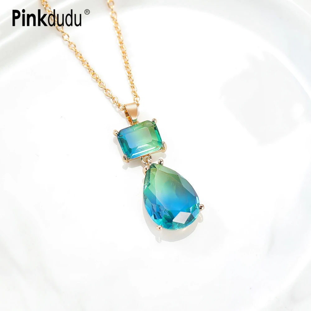 

Pinkdudu Romantic Gradient Color Crystal Pendant Necklace Charming Blue Rhinestone Water Droplet Copper Chain Necklace PD1108