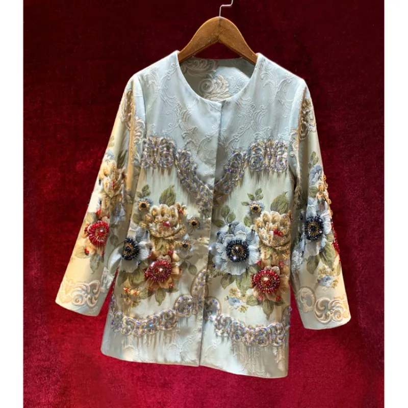 Женское демисезонное пальто с вышивкой и бусинами 2024