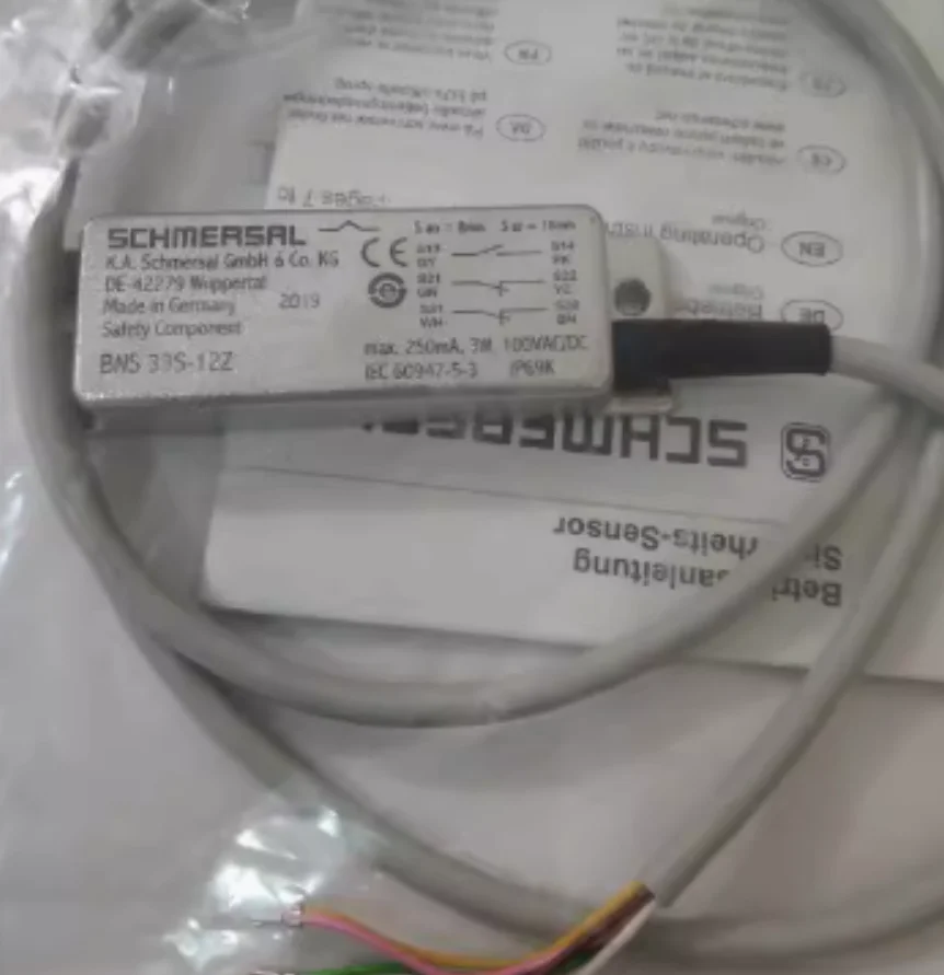 Переключатель BNS 33S-12Z новый оригинальный поддерживающий