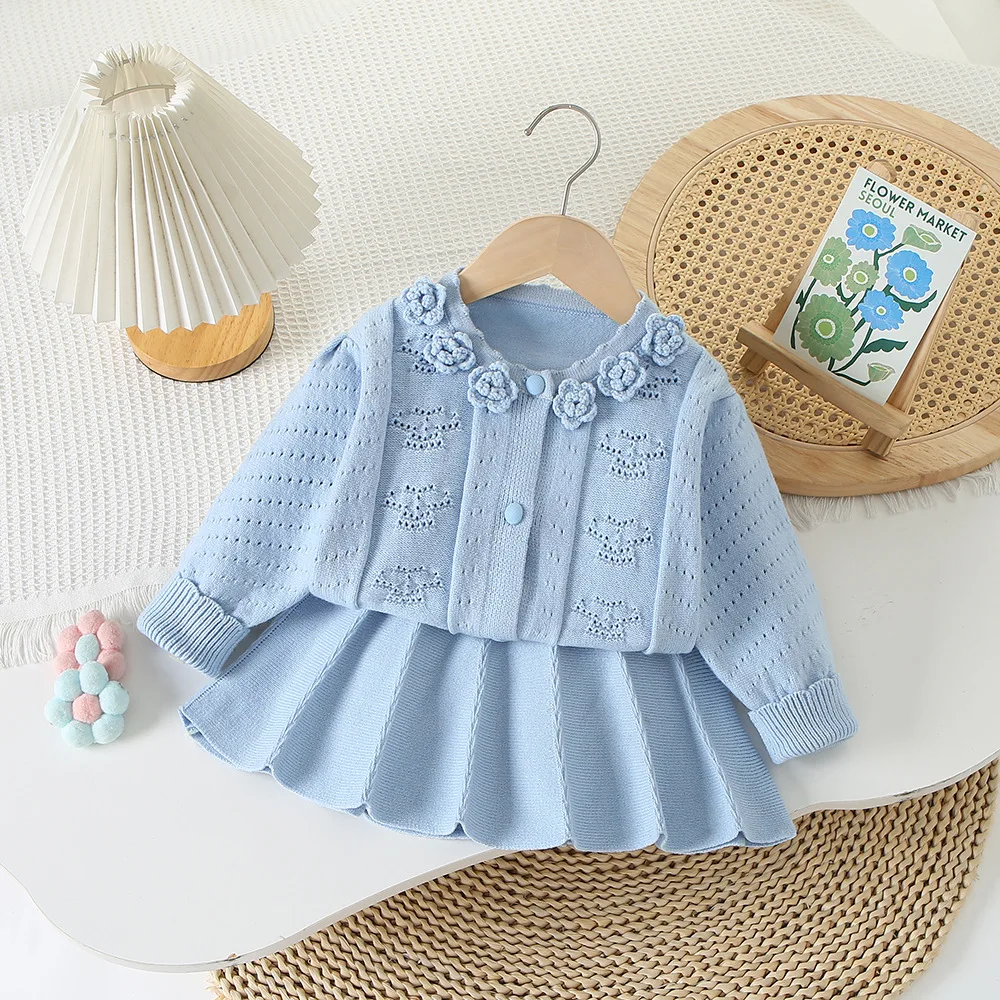 Детский трикотажный костюм из Свитера и юбки на весну осень